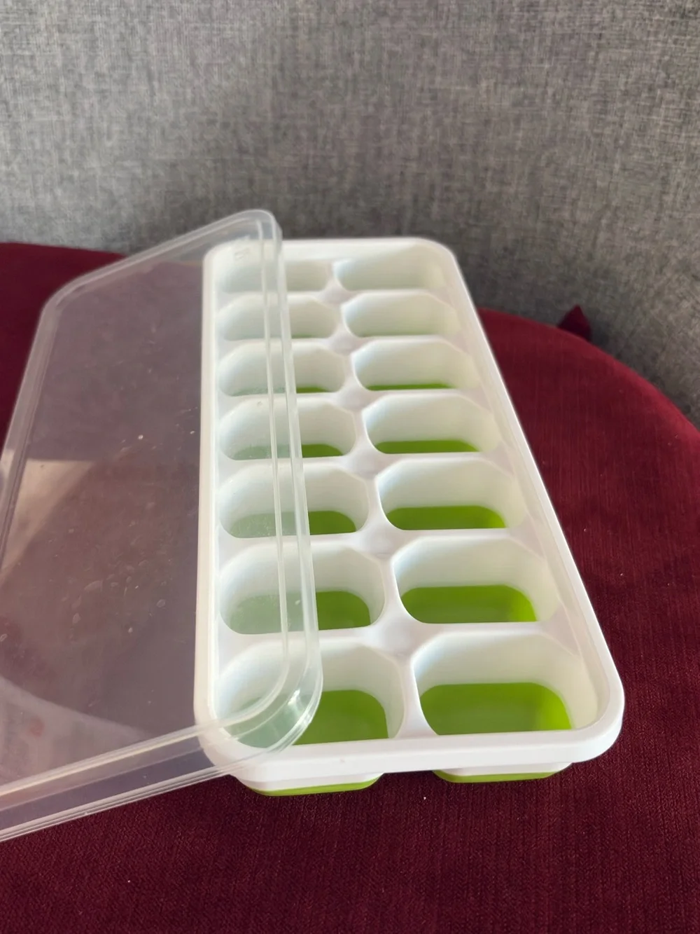 Set of 2 Ice Cubes Mold With Cover